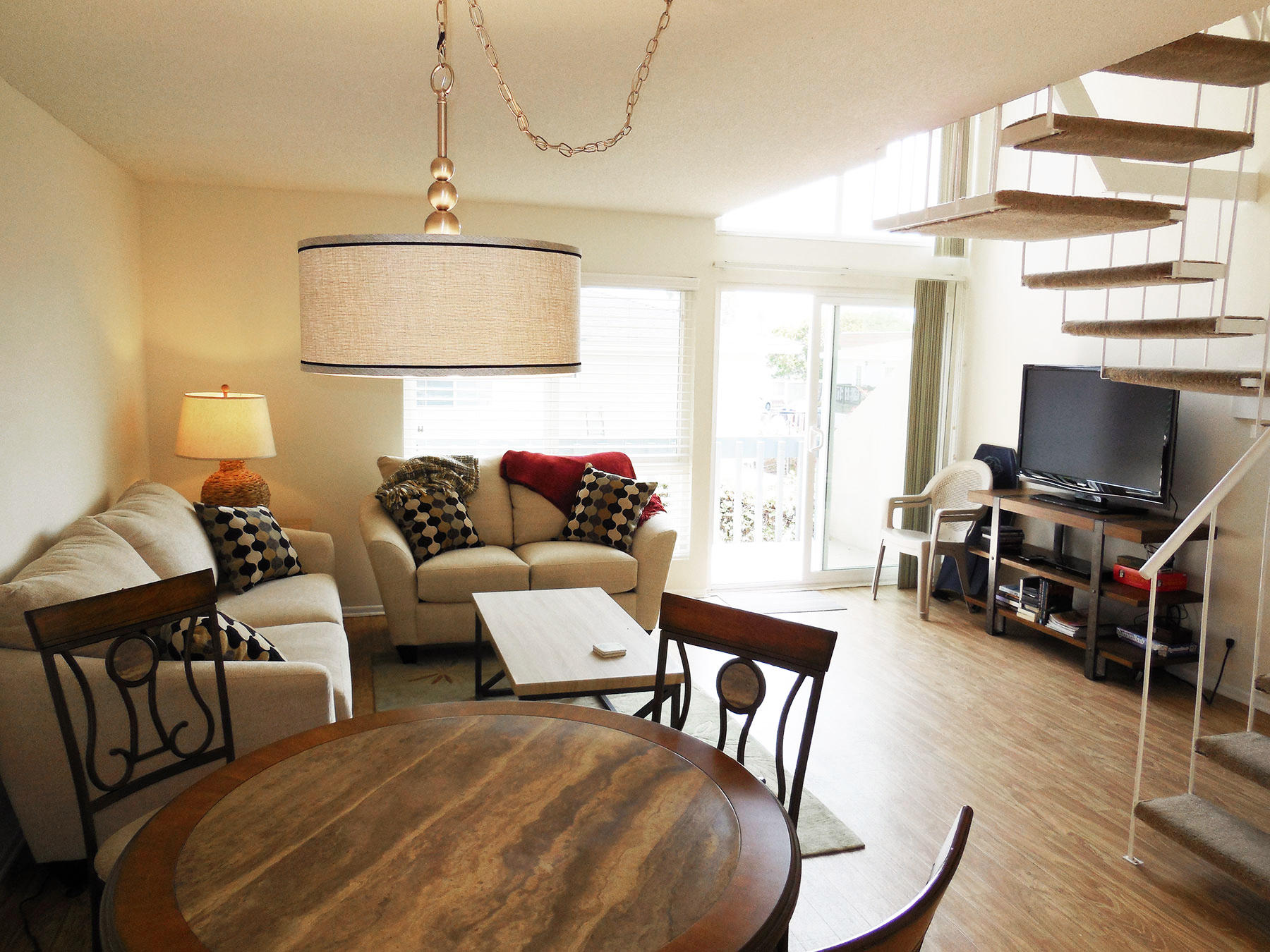 4700 Sandyland Road, Unit 30 Carpinteria, CA 93013 - Photo 8 of 16 4700-Sandyland-#30_Living-Room
