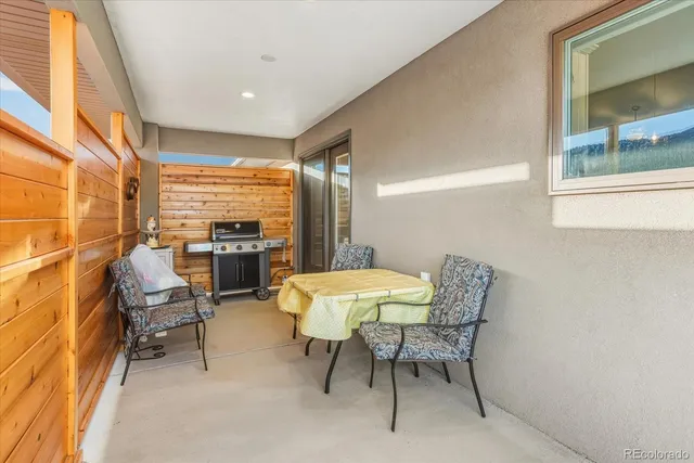 a view of backyard of house