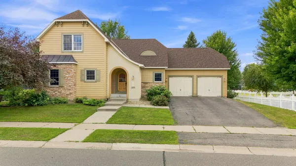 $575,000 | 11649 Laketowne View, Albertville, MN 55301
