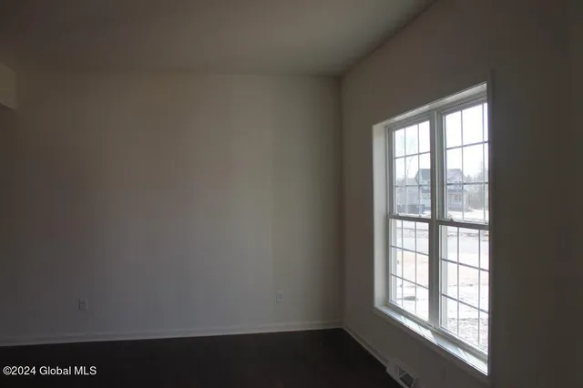 $594,800 | 15 Jack Drive, Halfmoon, NY 12065