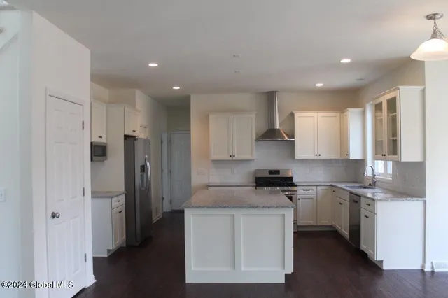 $594,800 | 15 Jack Drive, Halfmoon, NY 12065