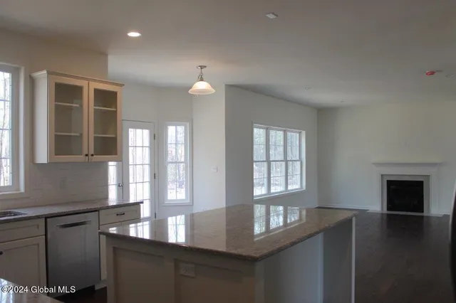 $594,800 | 15 Jack Drive, Halfmoon, NY 12065