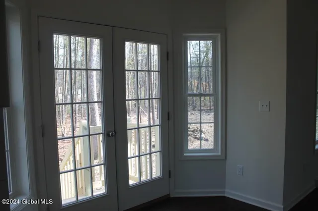 $594,800 | 15 Jack Drive, Halfmoon, NY 12065