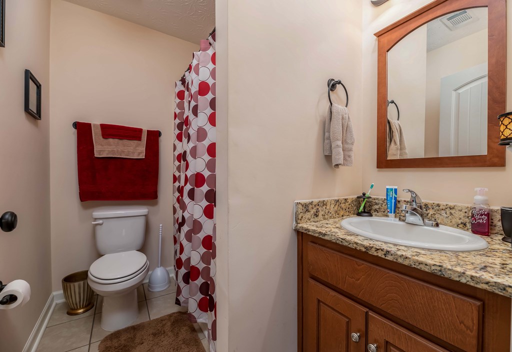 93 Roseanne Loop Hamilton, GA 31811 - Photo 14 of 22 Hall Bath Upstairs
