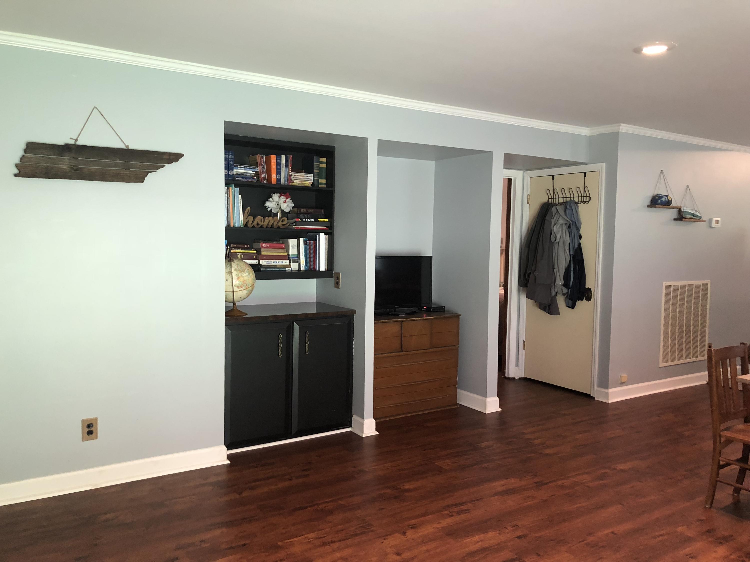 9913 Elkins Road Heiskell, TN 37754 - Photo 13 of 27 built ins