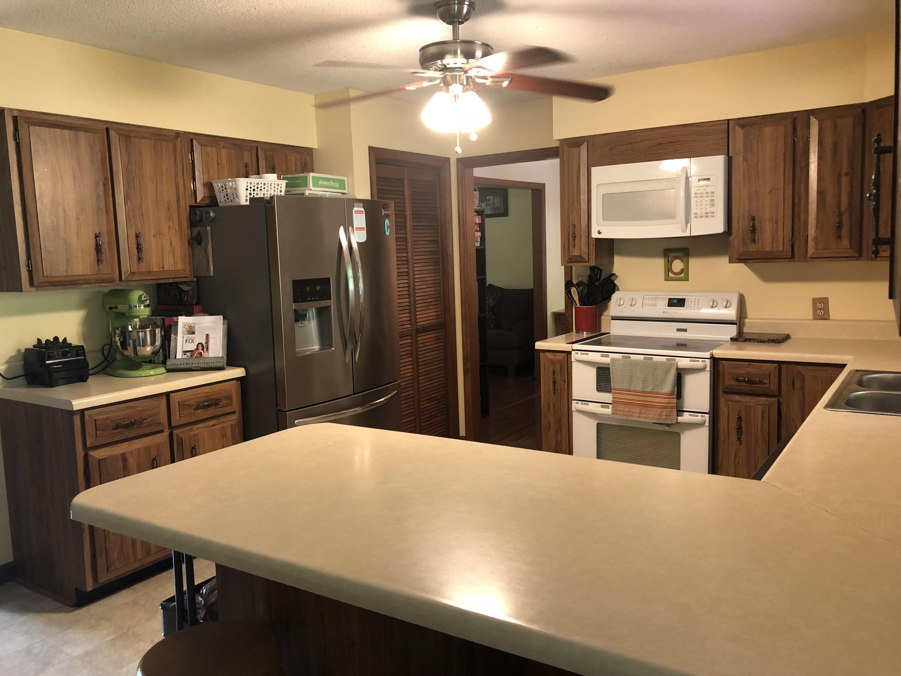 9913 Elkins Road Heiskell, TN 37754 - Photo 16 of 27 kitchen