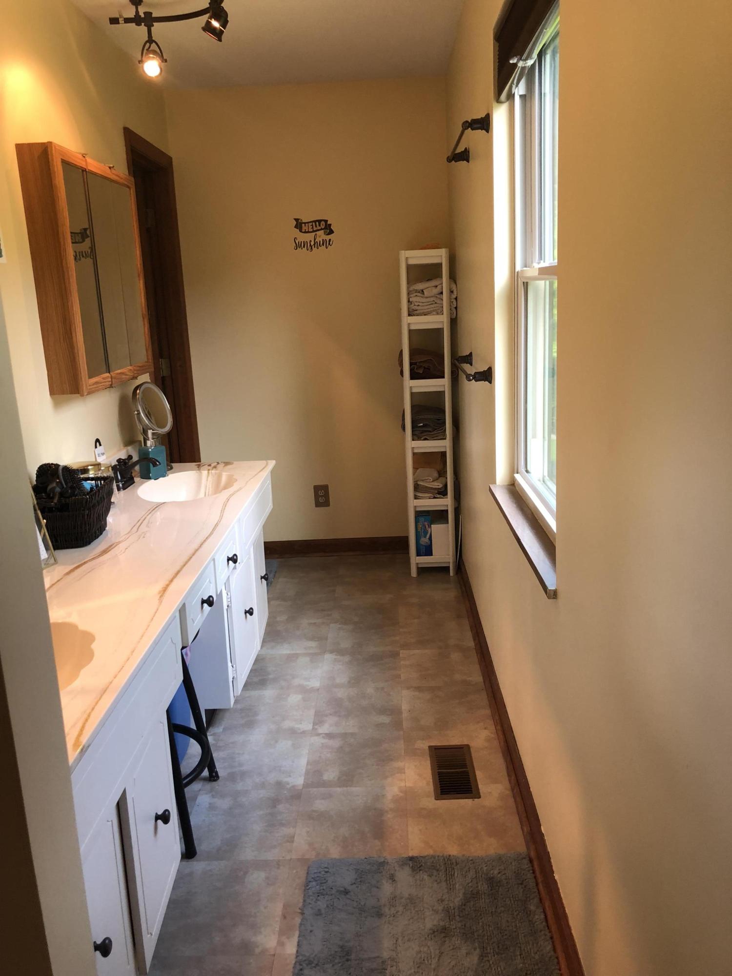 9913 Elkins Road Heiskell, TN 37754 - Photo 20 of 27 bathroom
