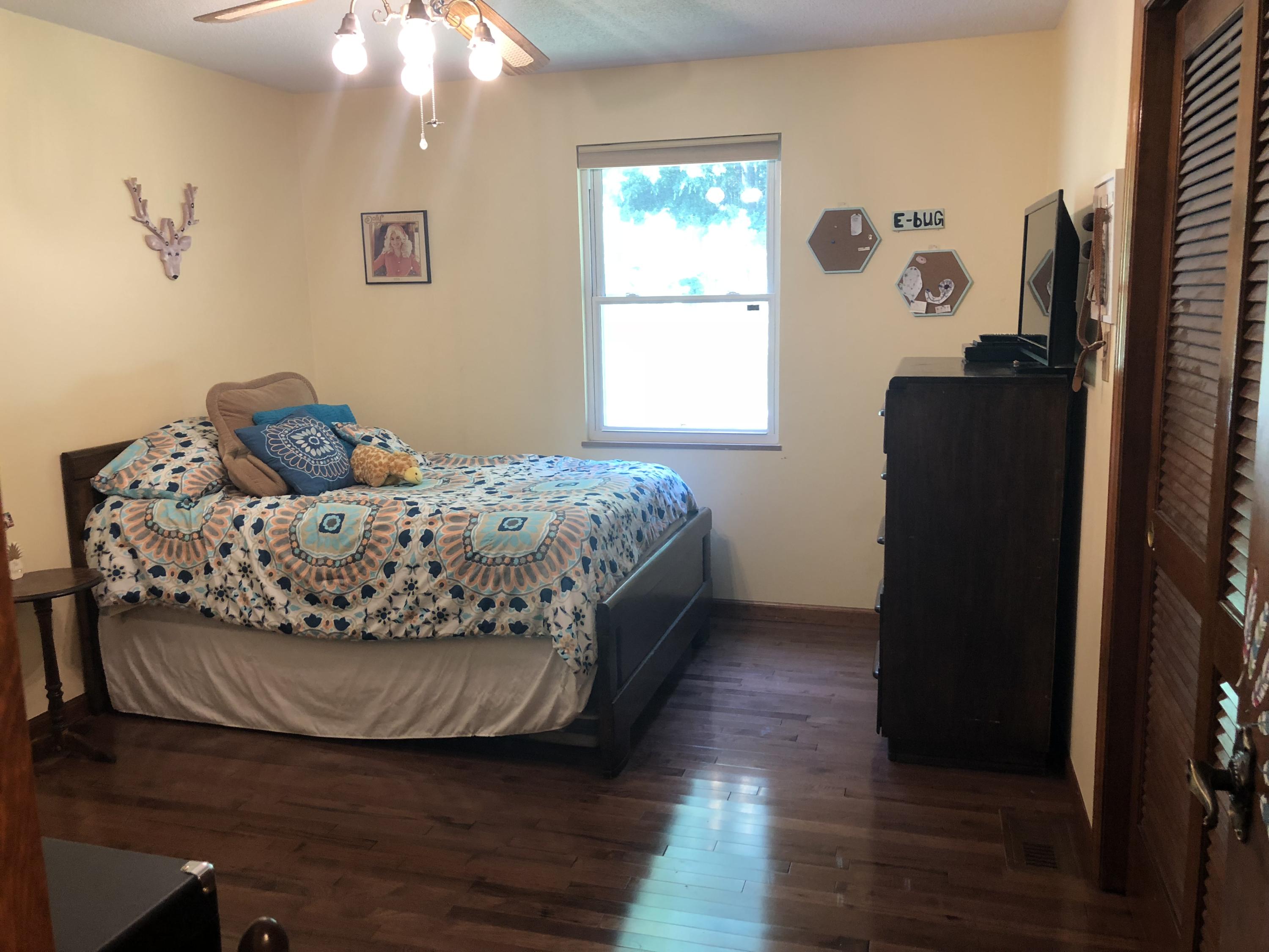 9913 Elkins Road Heiskell, TN 37754 - Photo 22 of 27 bedroom 3