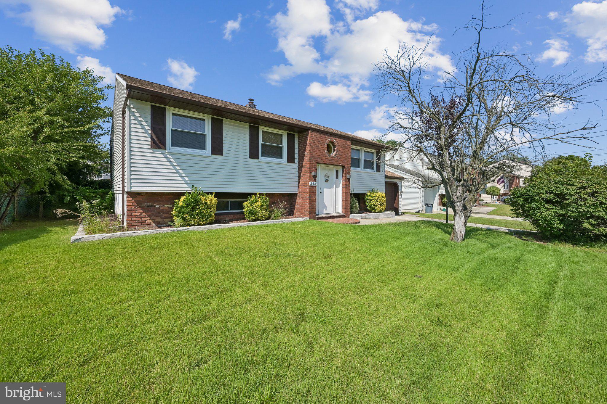 348 Peach Road Bellmawr, NJ 08031 - Photo 2 of 25 Gallery Image 2