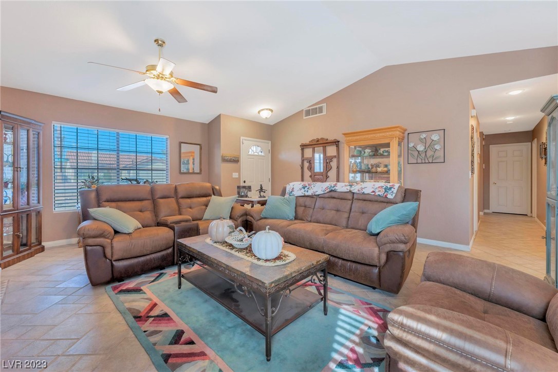 2332 Valleywood Road Henderson, NV 89014 - Photo 3 of 37