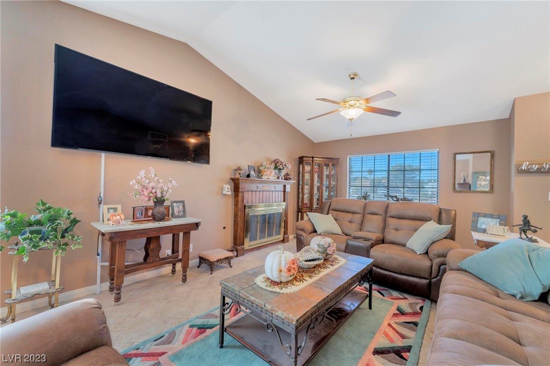 2332 Valleywood Road Henderson, NV 89014 - Photo 4 of 37