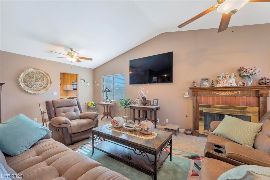 2332 Valleywood Road Henderson, NV 89014 - Photo 5 of 37