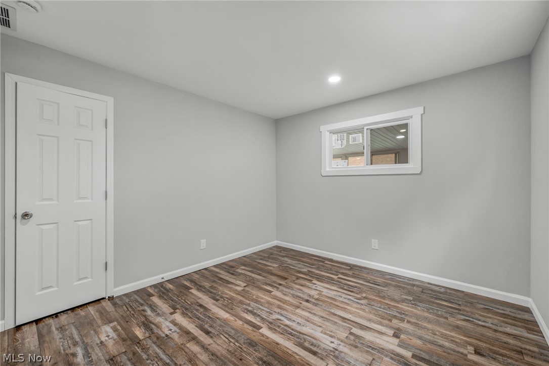 23928 Knickerbocker Road Bay Village, OH 44140 - Photo 19 of 39