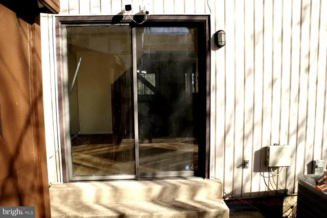 $2,990 | 9507 Barcellona Court, Fairfax, VA 22031