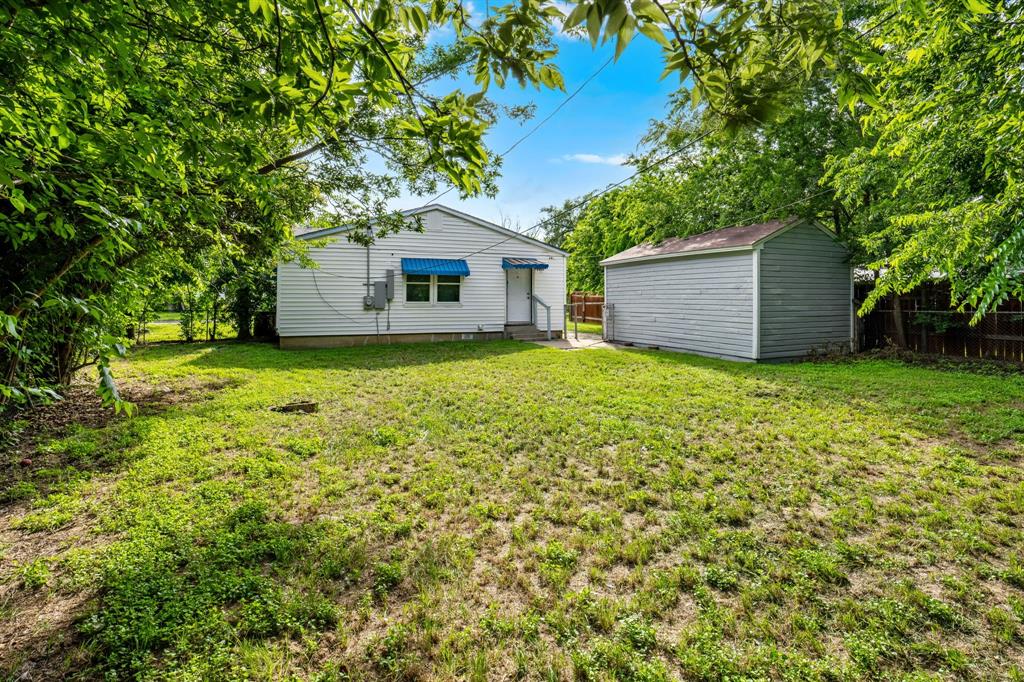 709 Sissom Road Killeen, TX 76541 - Photo 22 of 24 a view of a house with a yard
