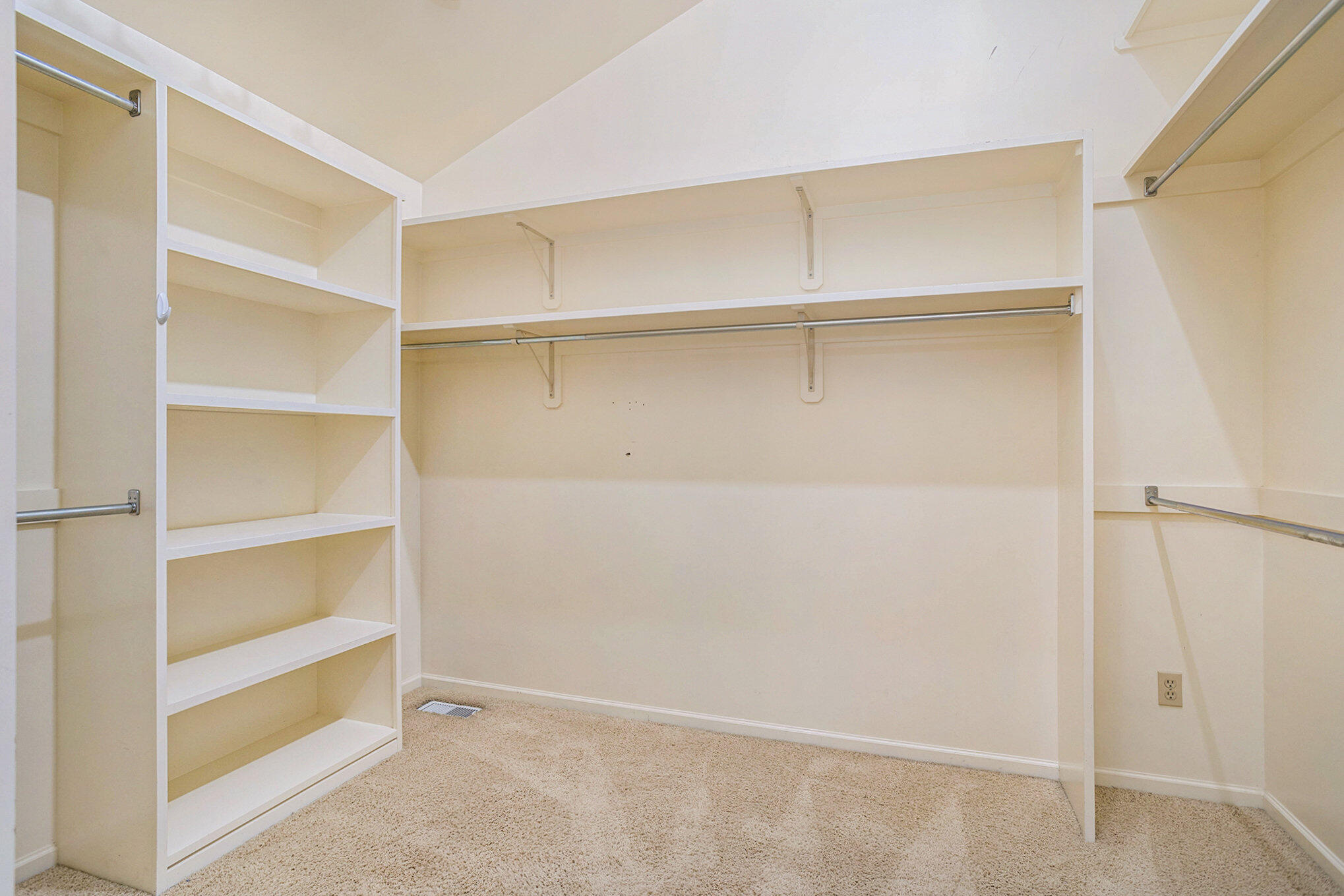 22601 Saddle Ridge Lane Battle Creek, MI 49017 - Photo 26 of 50 026_22601_saddle_ridge_ln_battle_creek_m