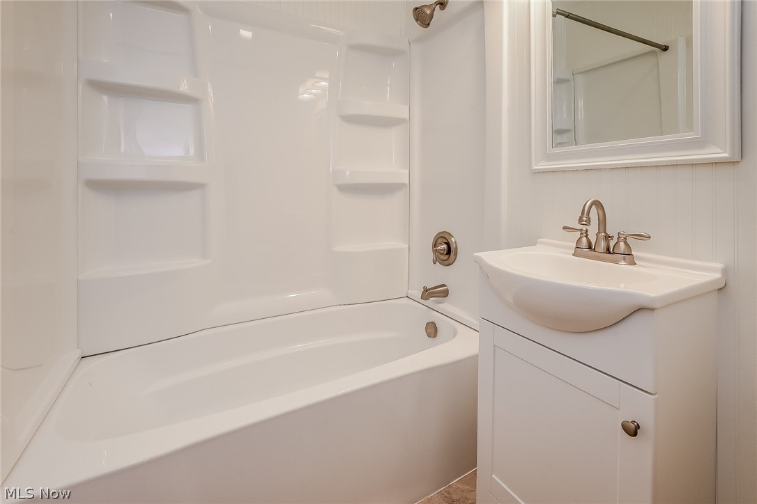 6571 Charles Road North Olmsted, OH 44070 - Photo 17 of 22