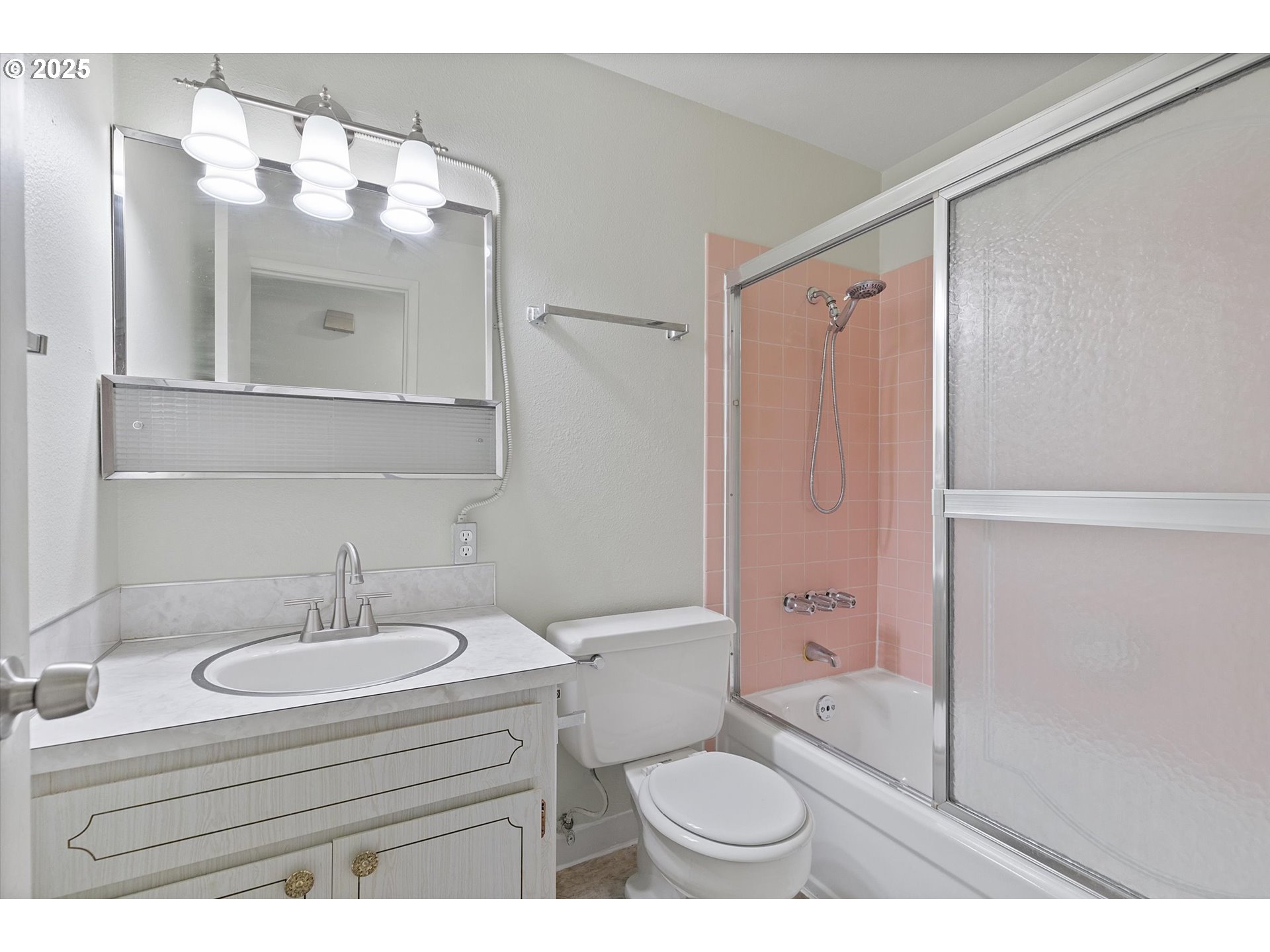 3210 Northeast 2nd Court Gresham, OR 97030 - Photo 16 of 28