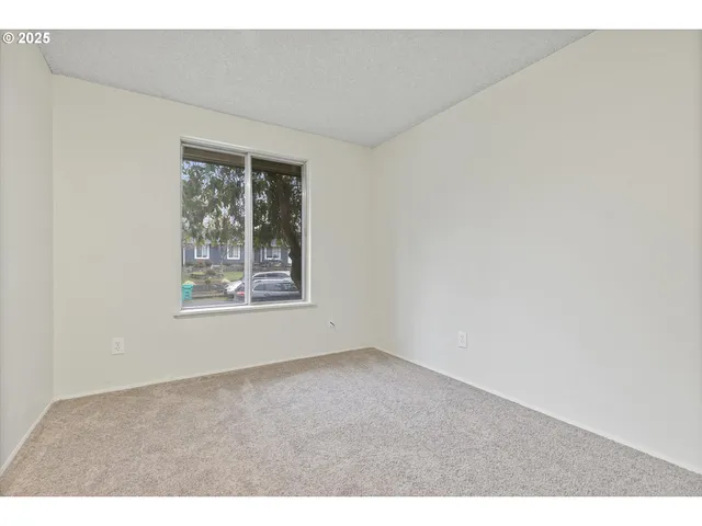 $370,000 | 3210 Northeast 2nd Court, Gresham, OR 97030