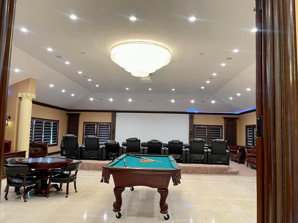 24575 Illinois Rte 59 Barrington, IL 60010 - Photo 21 of 60 a view of a lobby with furniture