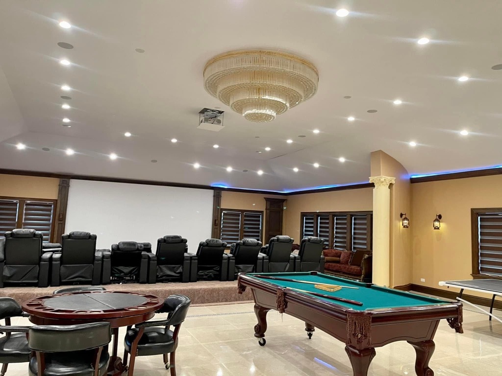 24575 Illinois Rte 59 Barrington, IL 60010 - Photo 22 of 60 a room with gym equipment and a large window