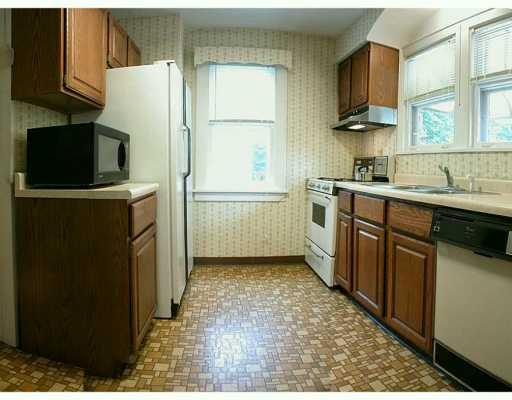 359 Goldsmith Road Pittsburgh, PA 15237 - Photo 4 of 7 Kitchen.