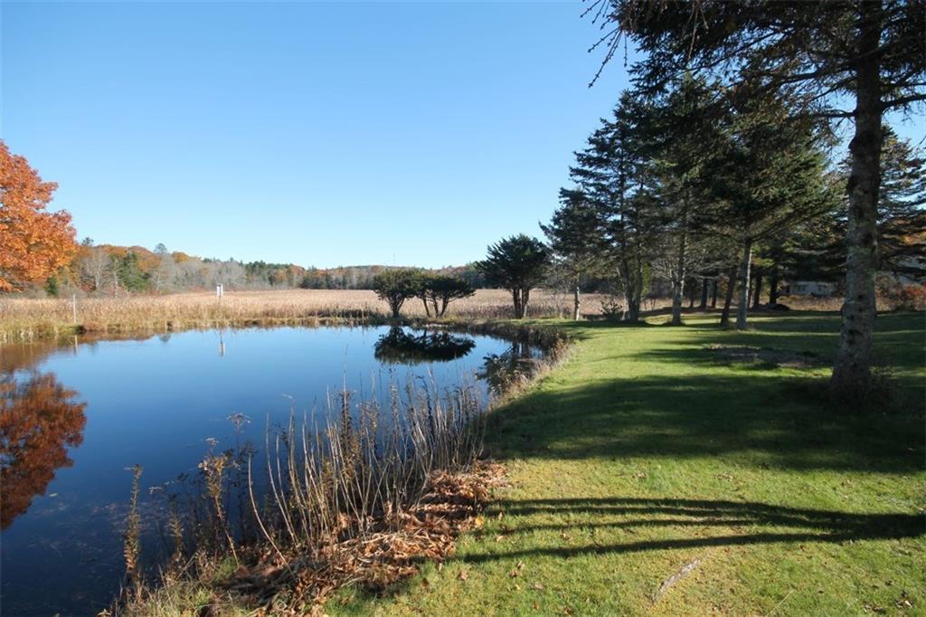 11 Middle Road Boothbay Harbor, ME 04538 - Photo 3 of 18 Features include a full, dry...