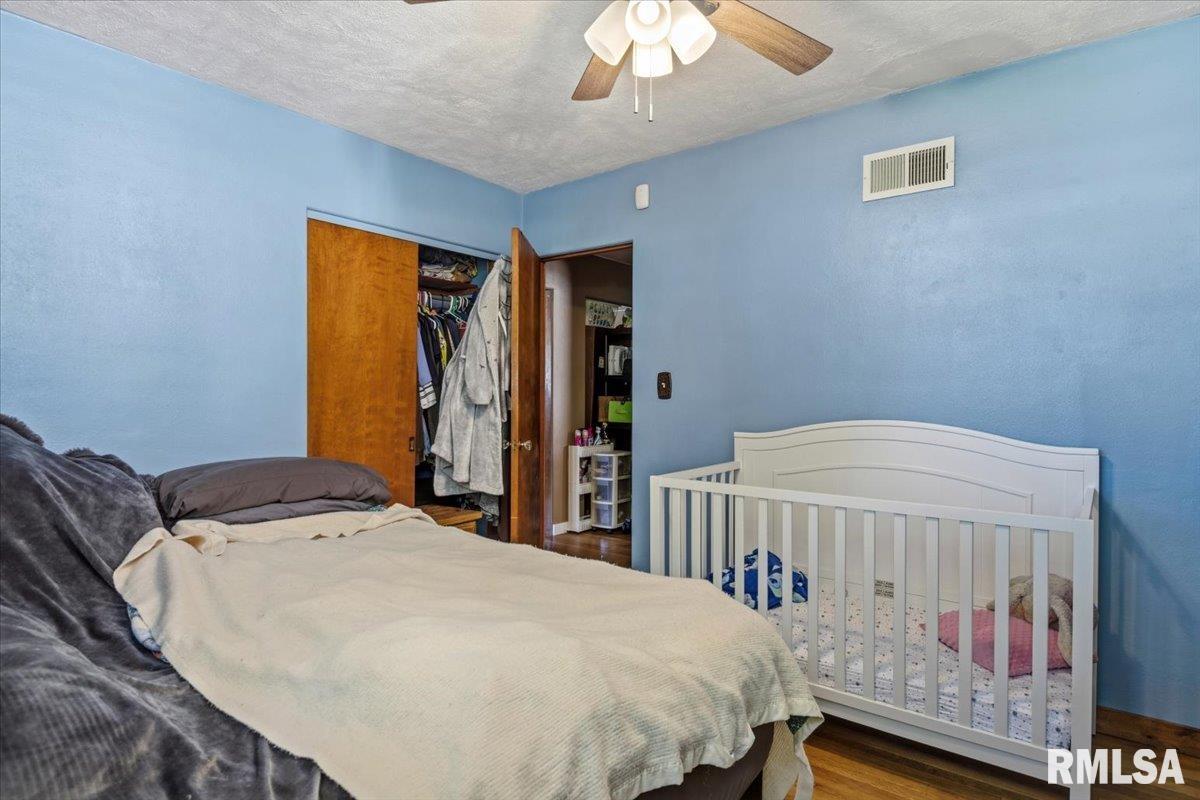 3240 East Enos Avenue Springfield, IL 62702 - Photo 12 of 16 Gallery Image 12