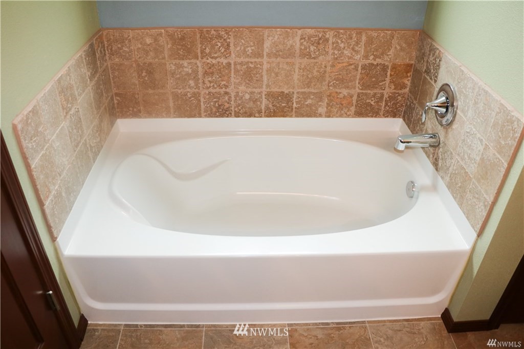 14 Strawberry Hill Road Elma, WA 98541 - Photo 13 of 20 Gallery Image 13