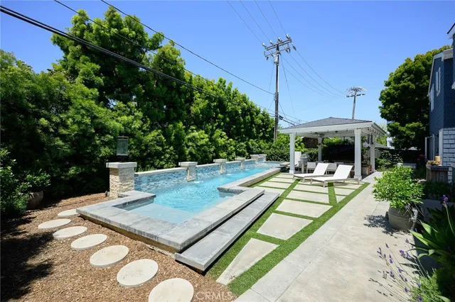 a view of house with outdoor space and porch