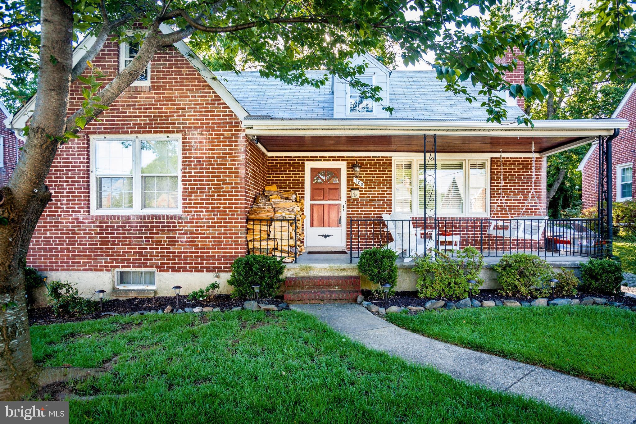 308 Gralan Road Baltimore, MD 21228 - Photo 1 of 27 Exterior (Front)