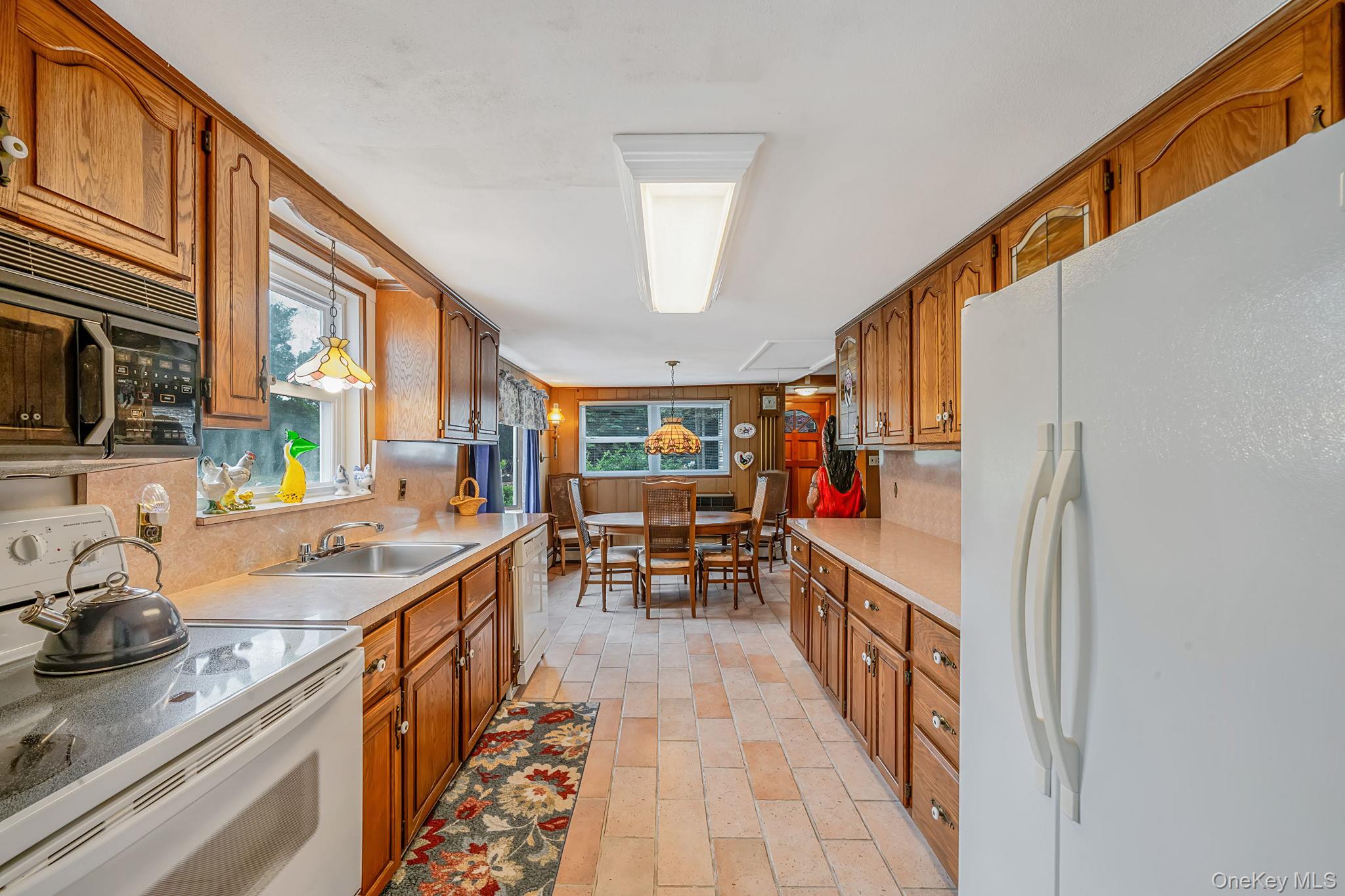 1 East Jackwill Road East Patchogue, NY 11772 - Photo 6 of 32