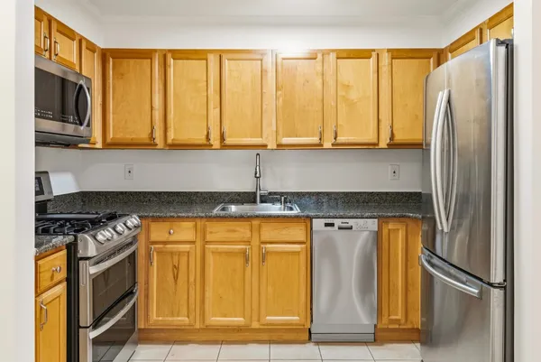 $3,600 | 118-82 Metropolitan Avenue, Unit 3A | Kew Gardens