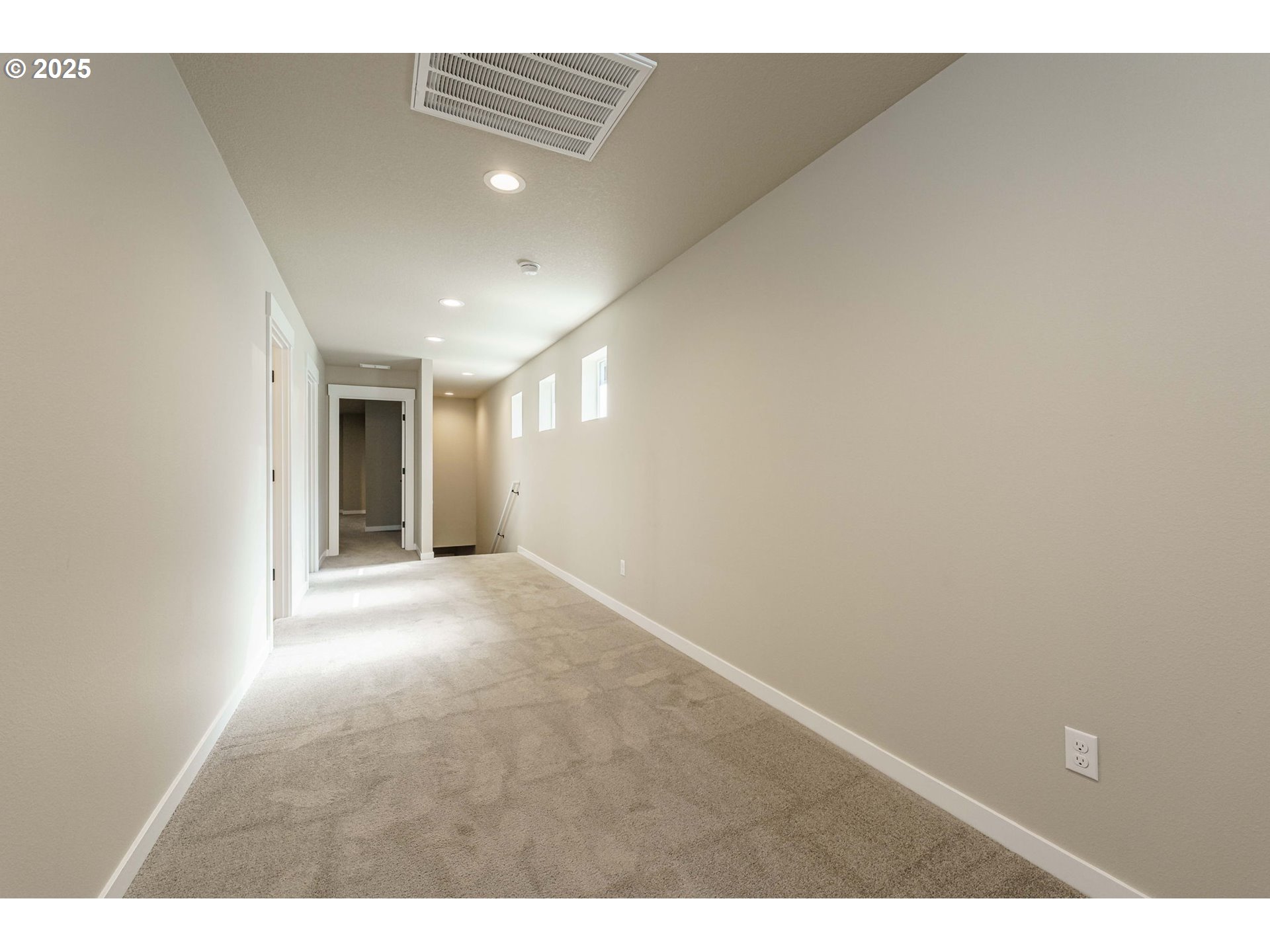 7135 South 13th Street Ridgefield, WA 98642 - Photo 28 of 40 a view of an empty room