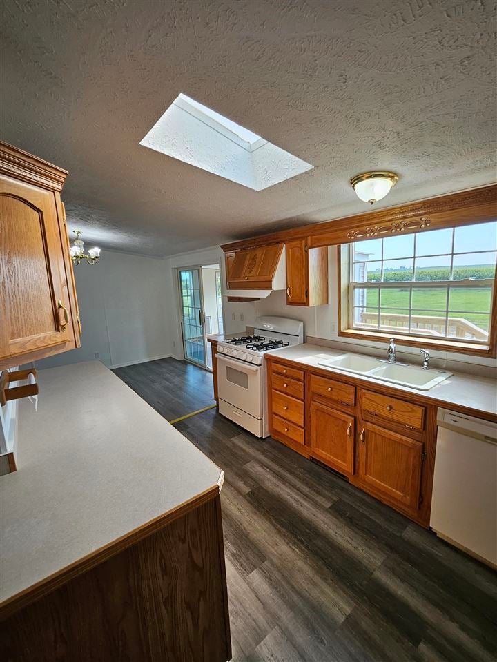 6676 32nd Avenue Shellsburg, IA 52332 - Photo 8 of 17 Gallery Image 8