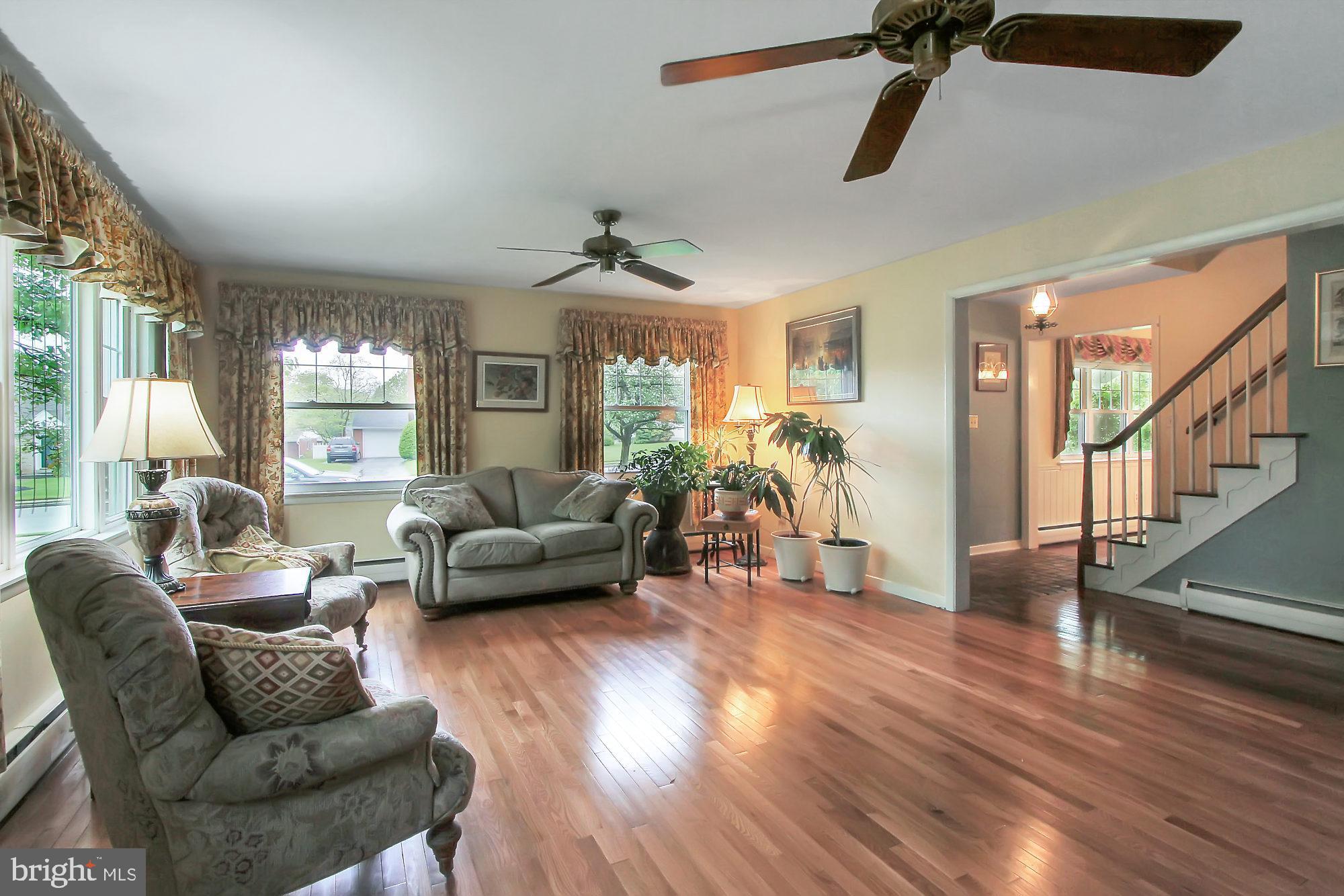 355 Barrett Road Emmaus, PA 18049 - Photo 5 of 29 Gallery Image 5