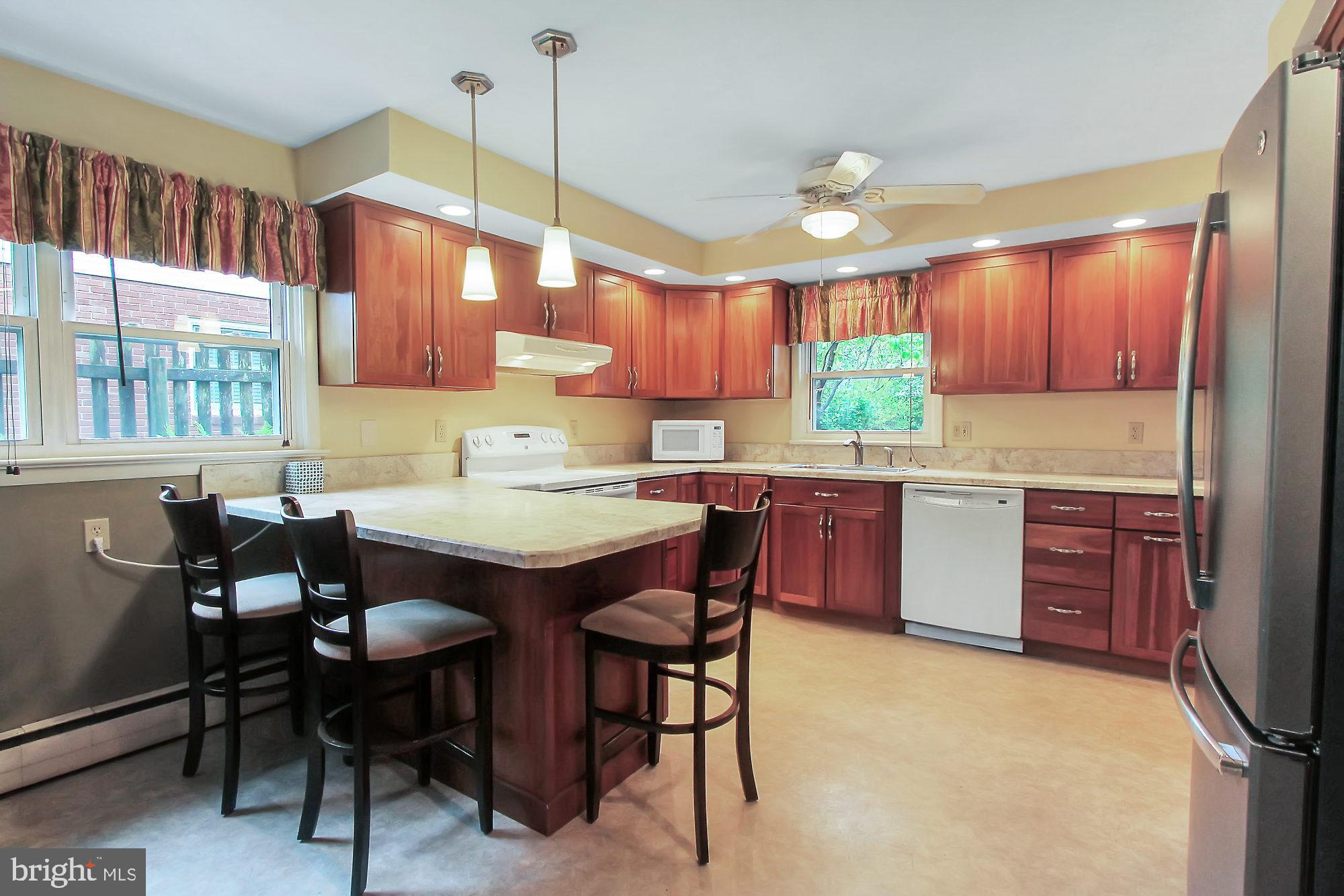355 Barrett Road Emmaus, PA 18049 - Photo 8 of 29 Gallery Image 8