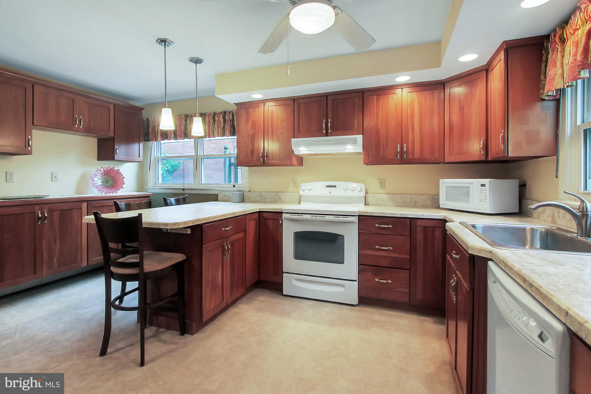 355 Barrett Road Emmaus, PA 18049 - Photo 9 of 29 Gallery Image 9