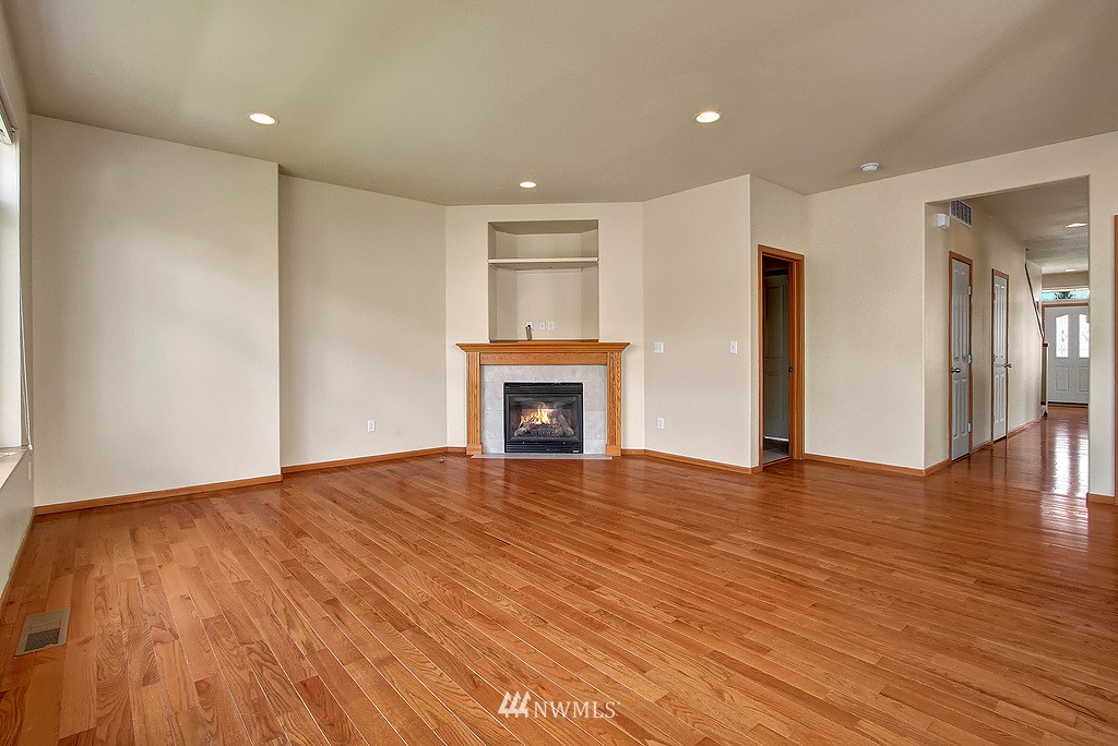 174 Nile Place Northeast Renton, WA 98059 - Photo 11 of 25 Gallery Image 11