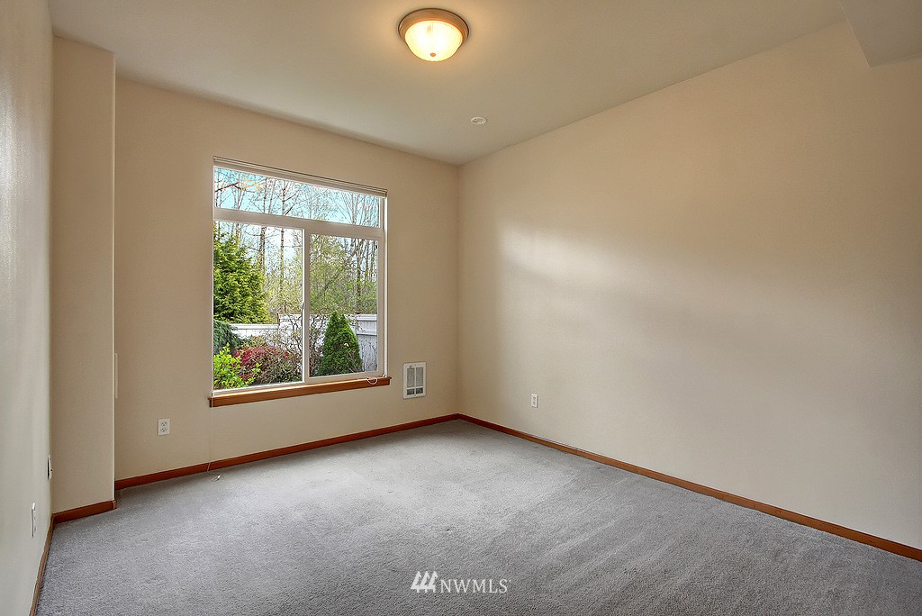 174 Nile Place Northeast Renton, WA 98059 - Photo 13 of 25 Gallery Image 13