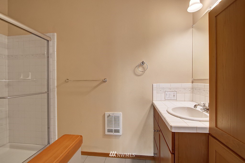 174 Nile Place Northeast Renton, WA 98059 - Photo 14 of 25 Gallery Image 14
