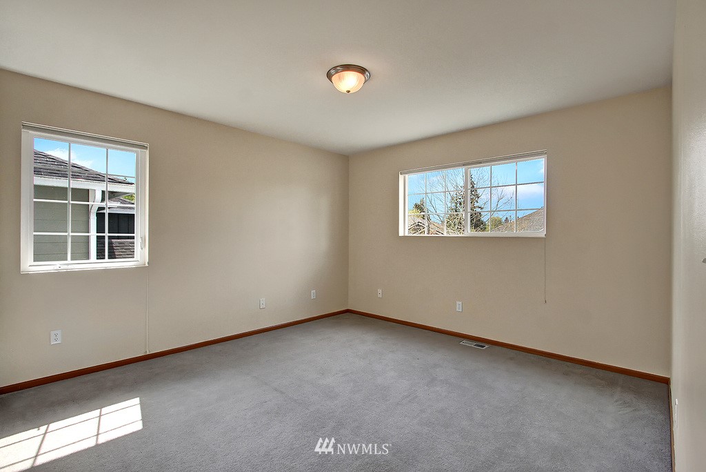 174 Nile Place Northeast Renton, WA 98059 - Photo 21 of 25 Gallery Image 21