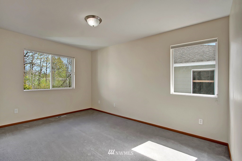 174 Nile Place Northeast Renton, WA 98059 - Photo 22 of 25 Gallery Image 22