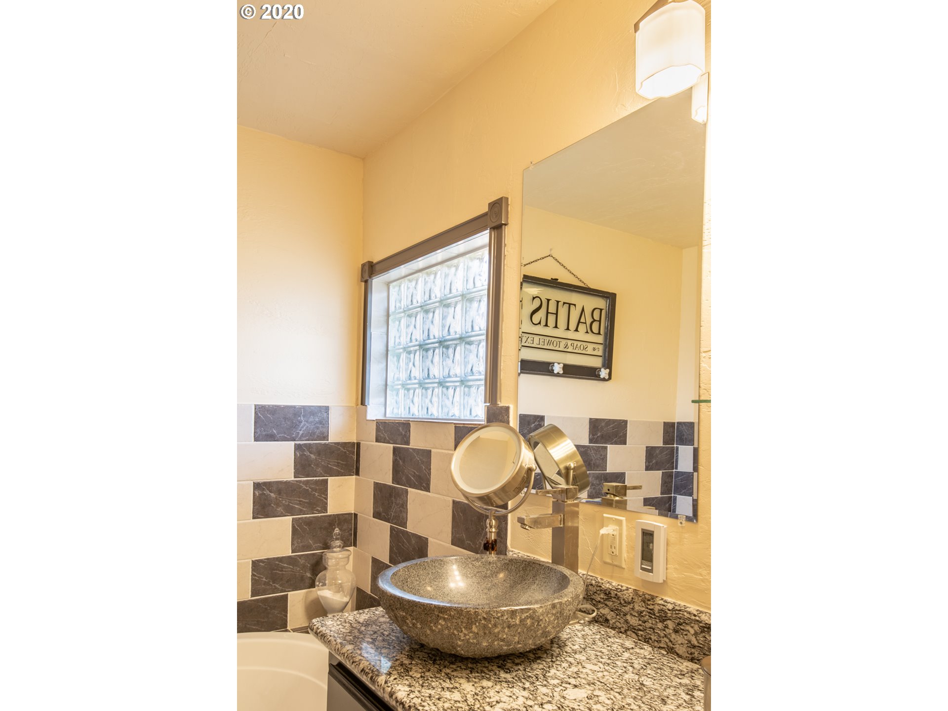 4302 Chenoweth Road The Dalles, OR 97058 - Photo 21 of 31 Gallery Image 21