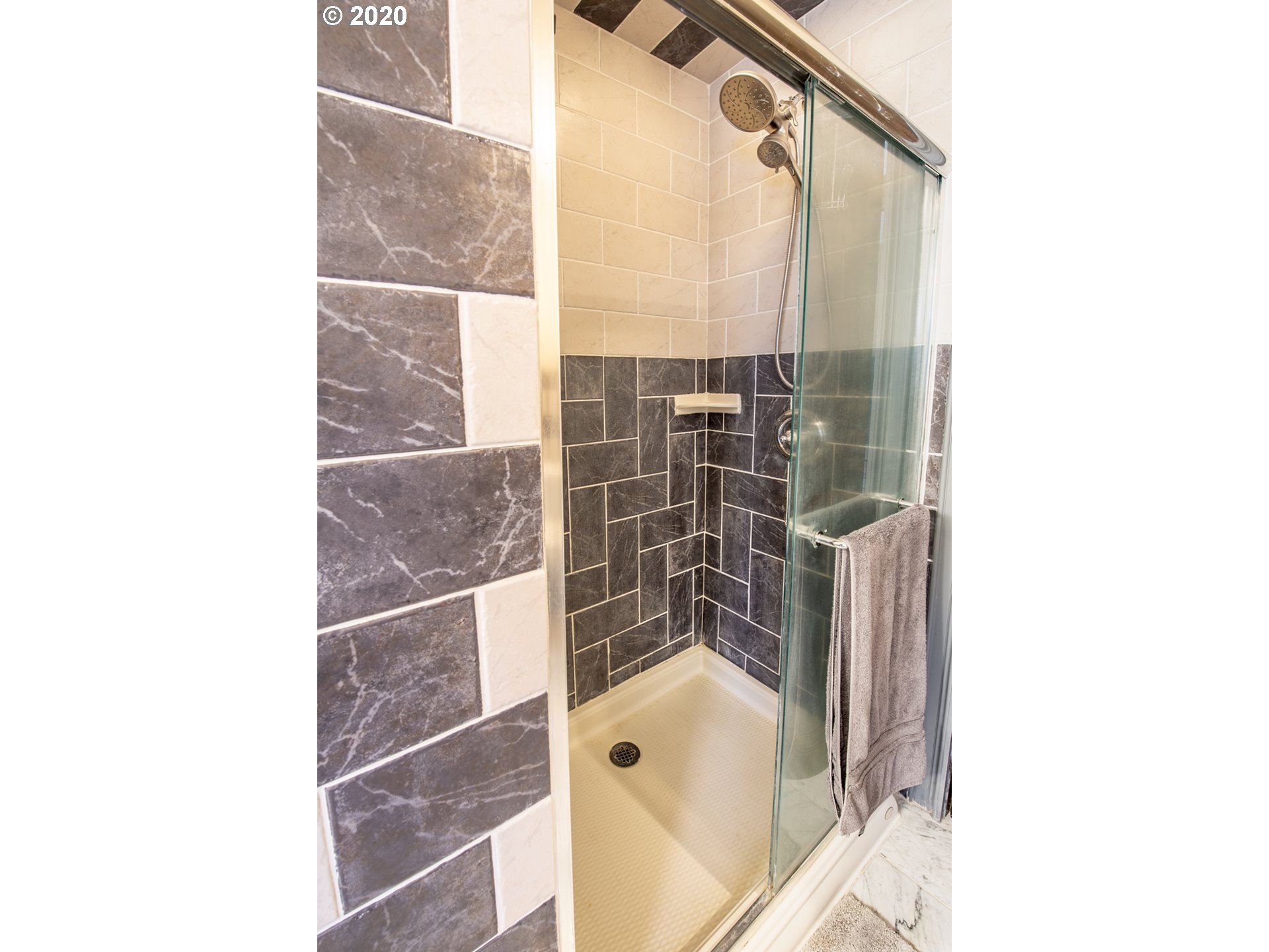 4302 Chenoweth Road The Dalles, OR 97058 - Photo 23 of 31 Gallery Image 23