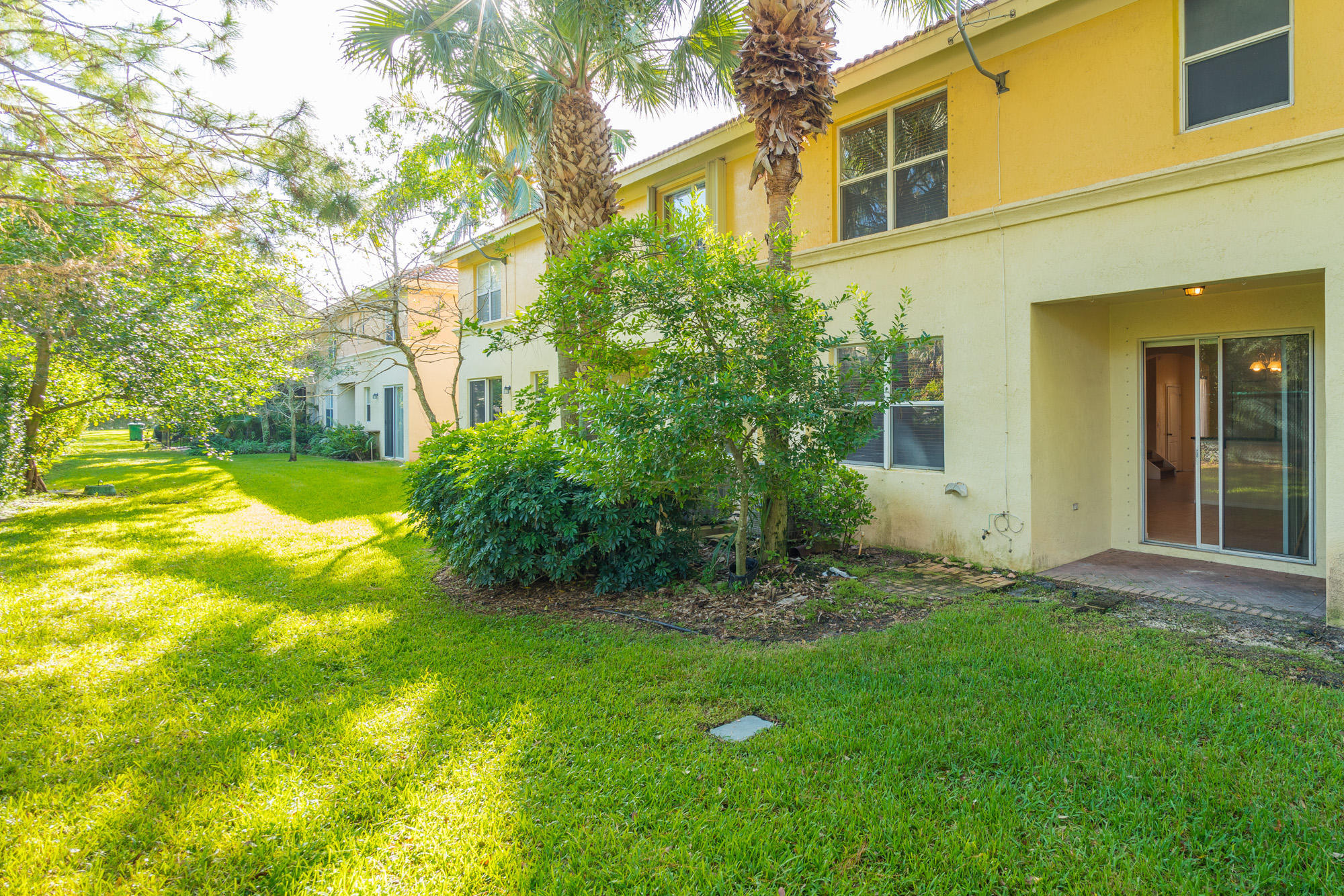 6029 Seminole Gardens Circle Riviera Beach, FL 33418 - Photo 14 of 15 19