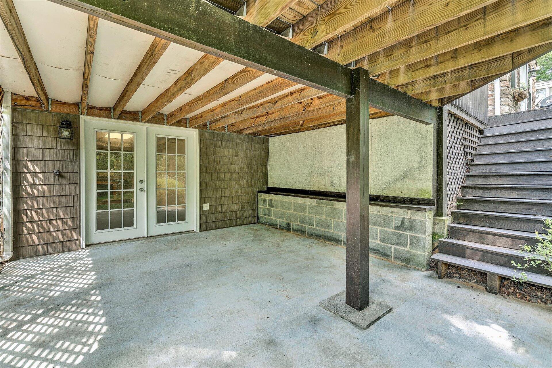3966 Pitzer Road Roanoke, VA 24014 - Photo 21 of 36 Patio