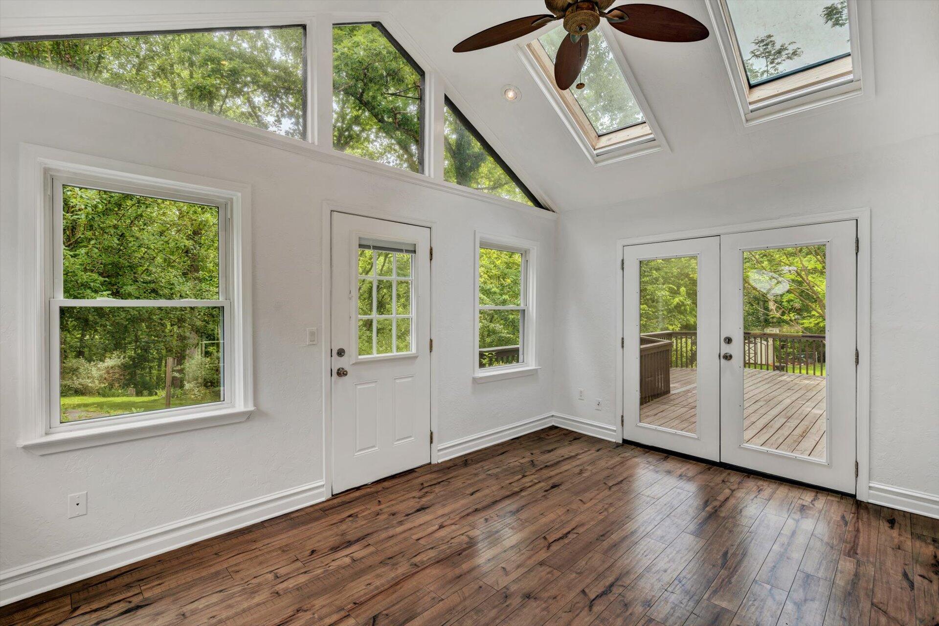 3966 Pitzer Road Roanoke, VA 24014 - Photo 10 of 36 Family Room