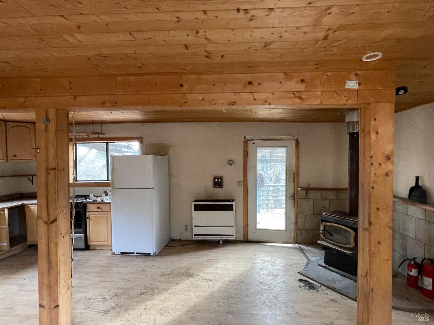 7601 Simmerly Road Laytonville, CA 95454 - Photo 8 of 30