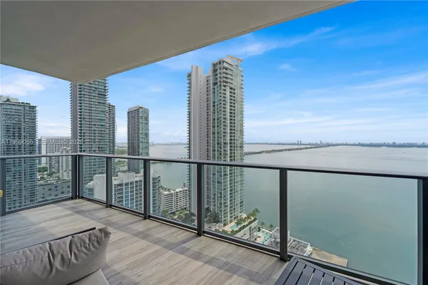$6,700 | 460 Northeast 28th Street, Unit 3201, Miami, FL 33137